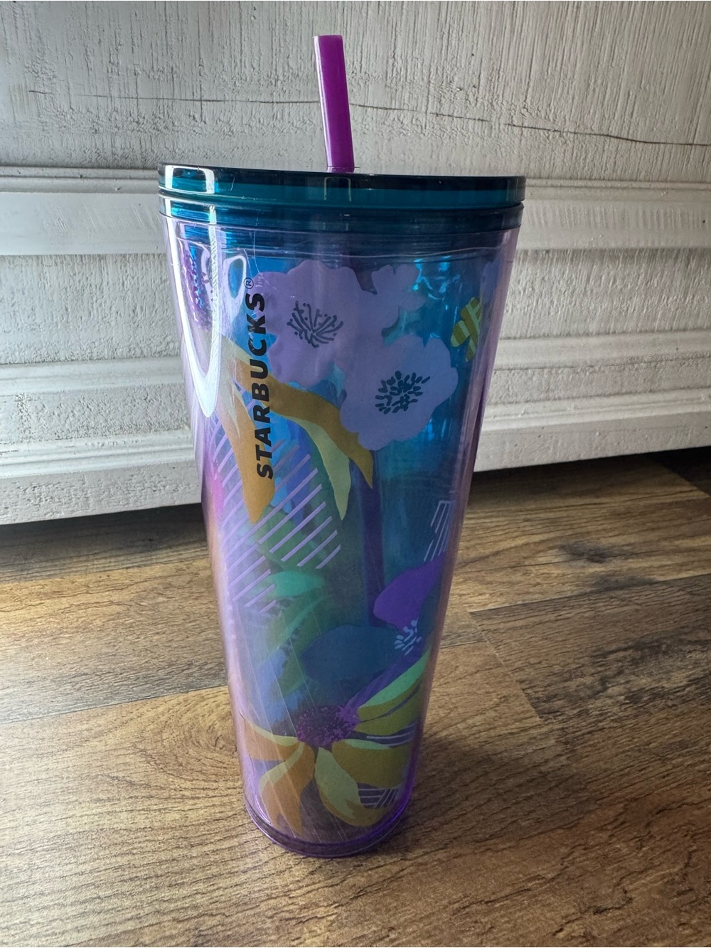 Starbucks Purple Floral Wave
Venti Tumbler with Purple Straw
Cup 2022